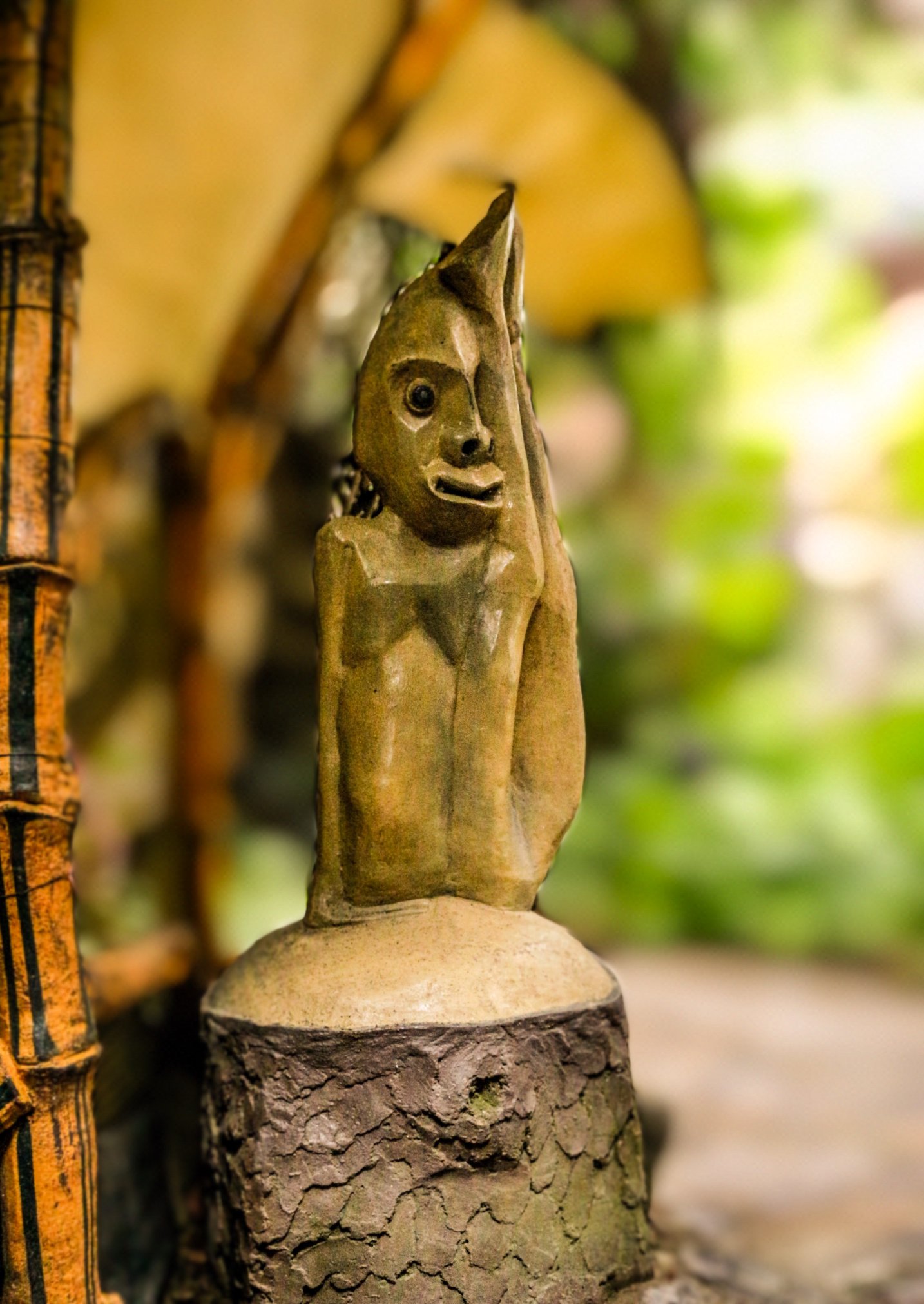 Bức tượng hai mặt